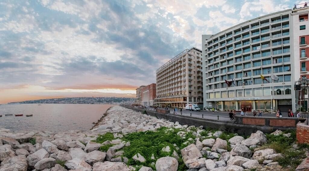 Готель Royal Continental 4*