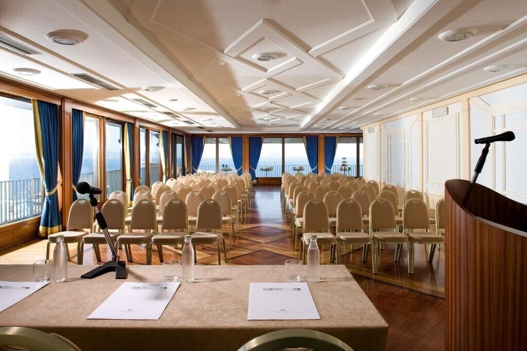 Картинка Royal Continental 4*