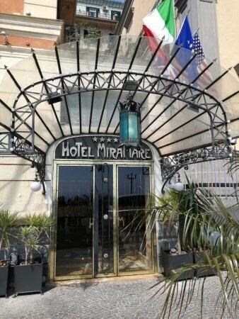 Готель Hotel Miramare 4*