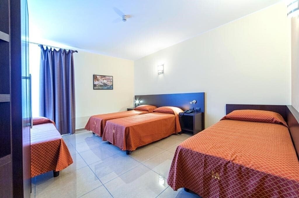 Фото Tiempo Hotel 3*