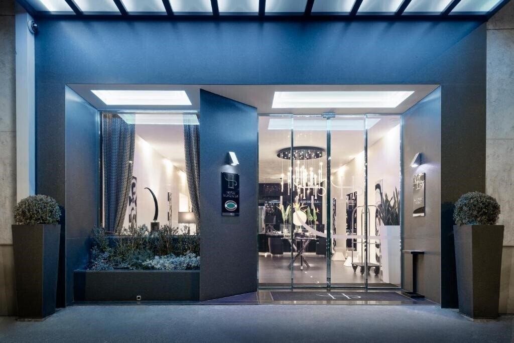 Готель Serius 4*