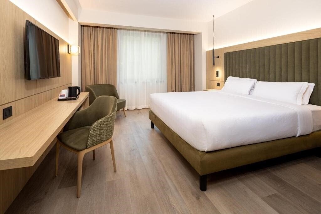 Фотографія Holiday Inn Naples 4*