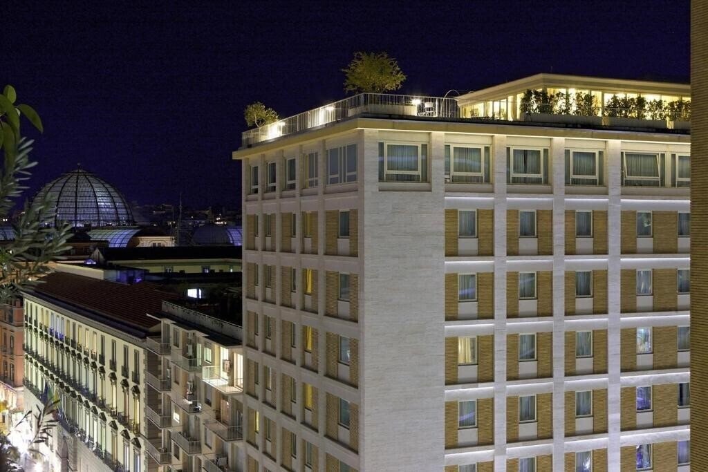 Отель Renaissance Naples Hotel Mediterraneo 4*