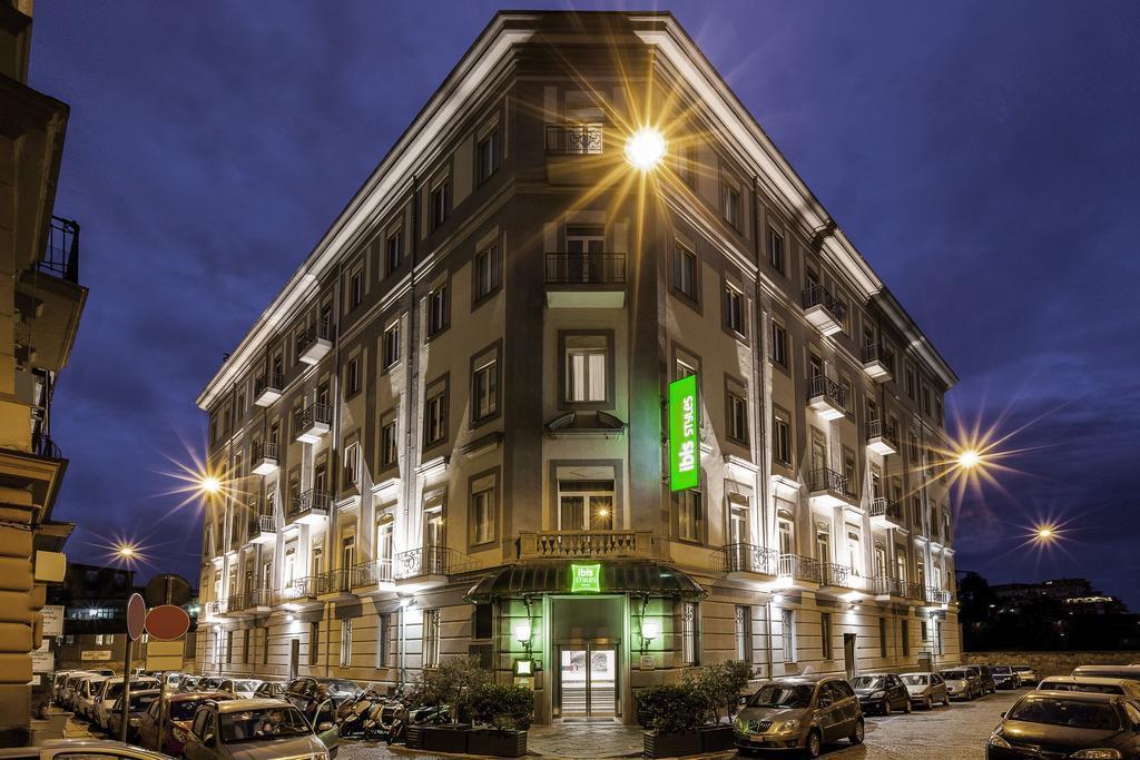 Готель Hotel Ibis Styles Napoli Garibaldi 3*