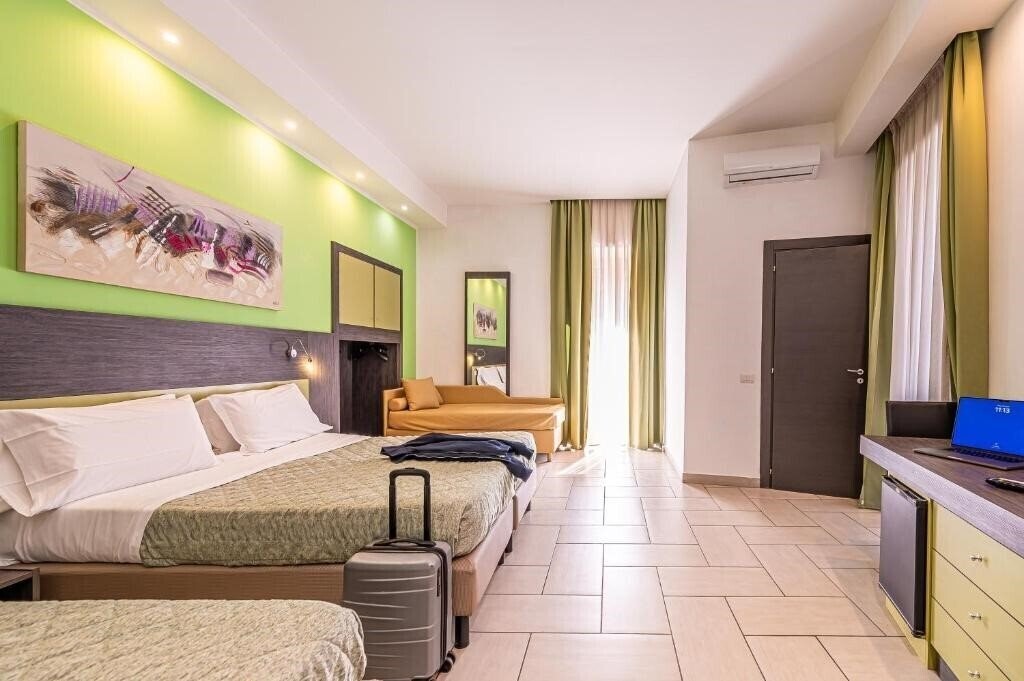 Фото Napoli Suite 3*