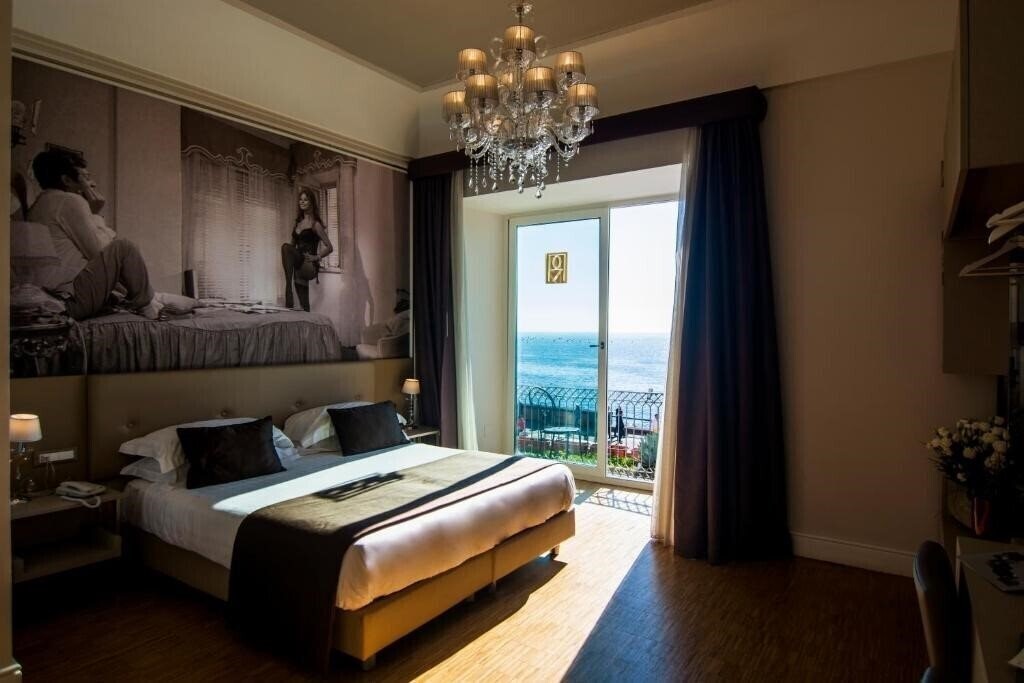 Готель Partenope Relais 4*