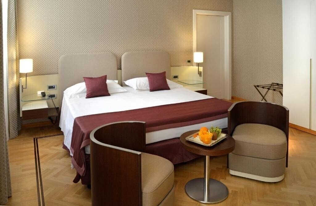 Фото Palazzo Esedra 4*