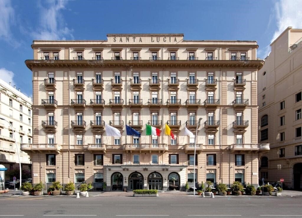 Отель Grand Hotel Santa Lucia 4*