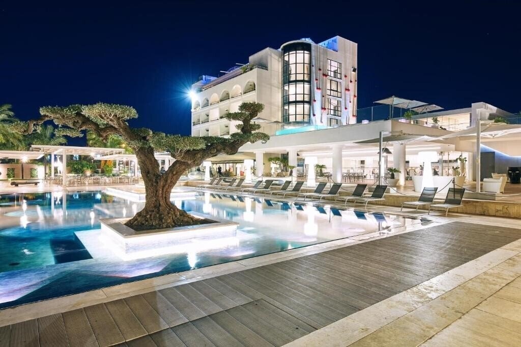 Отель Mec Paestum Hotel 5*