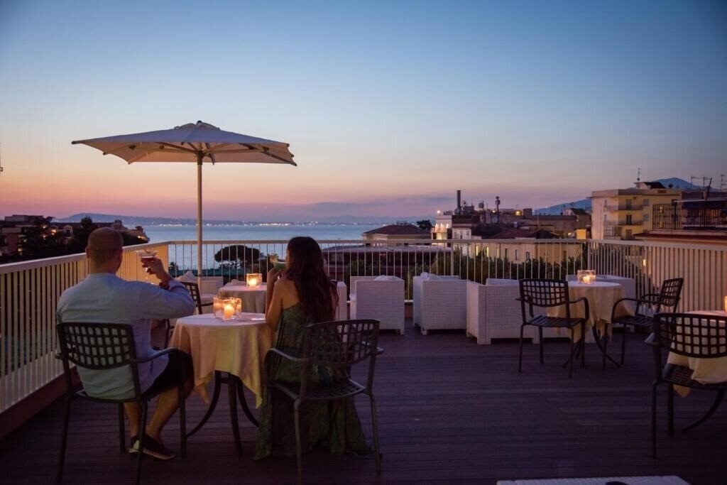 Готель Michelangelo Sorrento 4*
