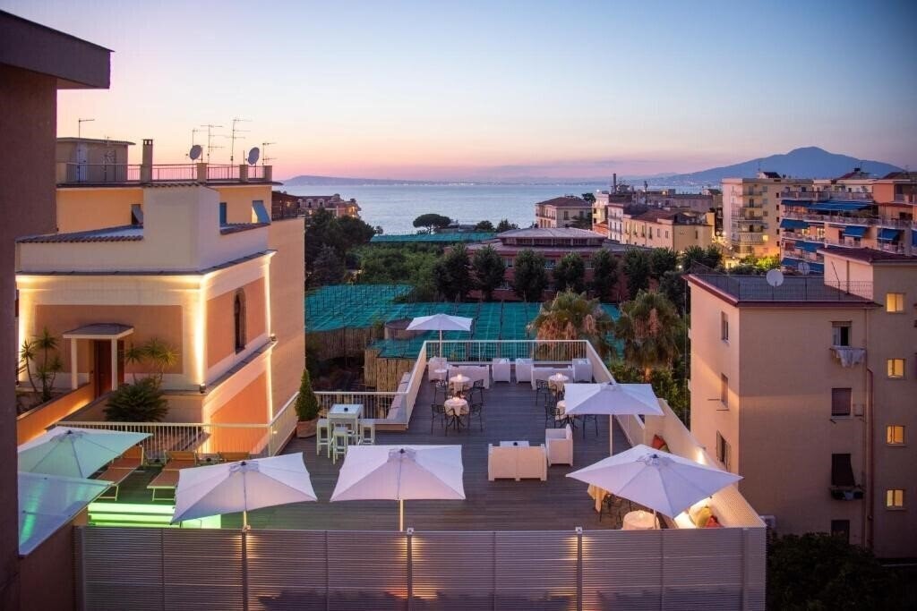 Фотографія Michelangelo Sorrento 4*
