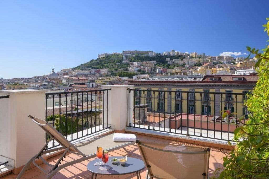 Фотография Piazza Bellini 3*