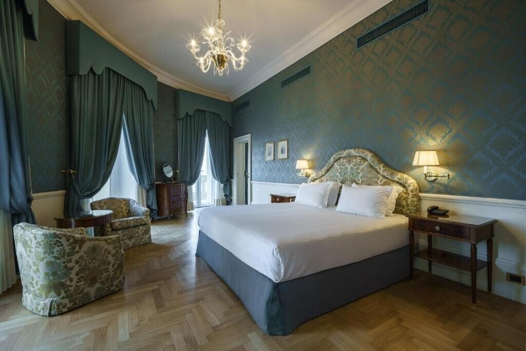 Фото Eurostars Excelsior Napoli 4*