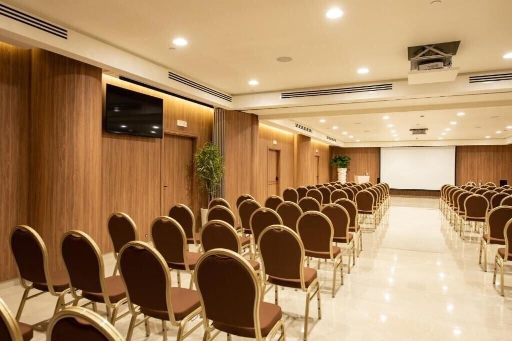 Картинка Gold Tower Lifestyle Hotel 4*