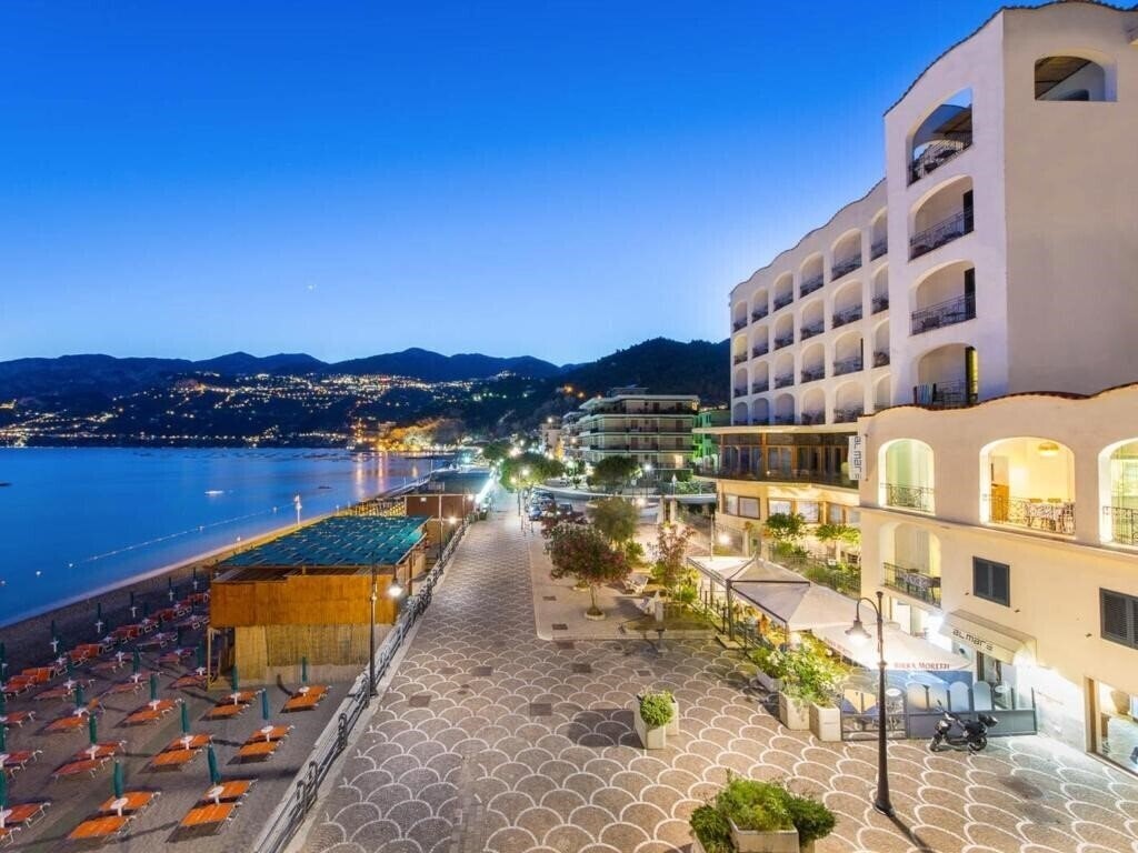 Отель Hotel Sole Splendid 4*