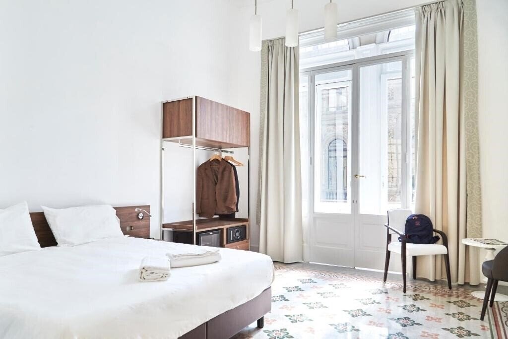 Готель Maison Toledo 210 4*