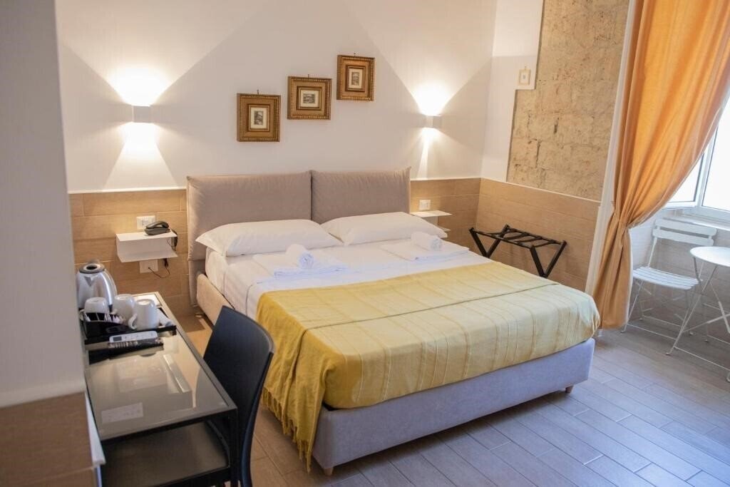 Готель H22 Hotel 3*