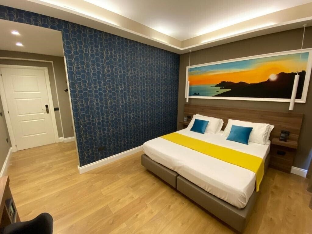 Картинка 7th Floor Suite 3*