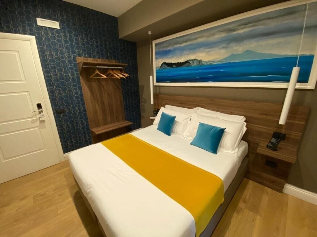Фото 7th Floor Suite 3*