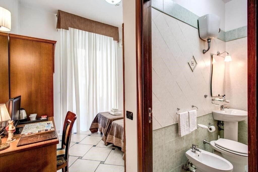 Зображення Hotel Garibaldi 3*