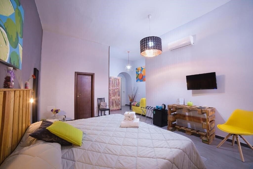 Фотографія B&B Le 4 Stagioni Dante’s Suites 3*