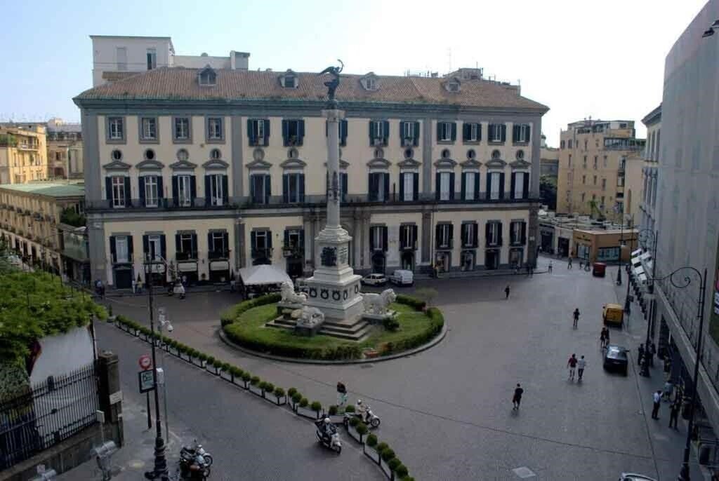 Готель B&B Napoliday Residence 3*