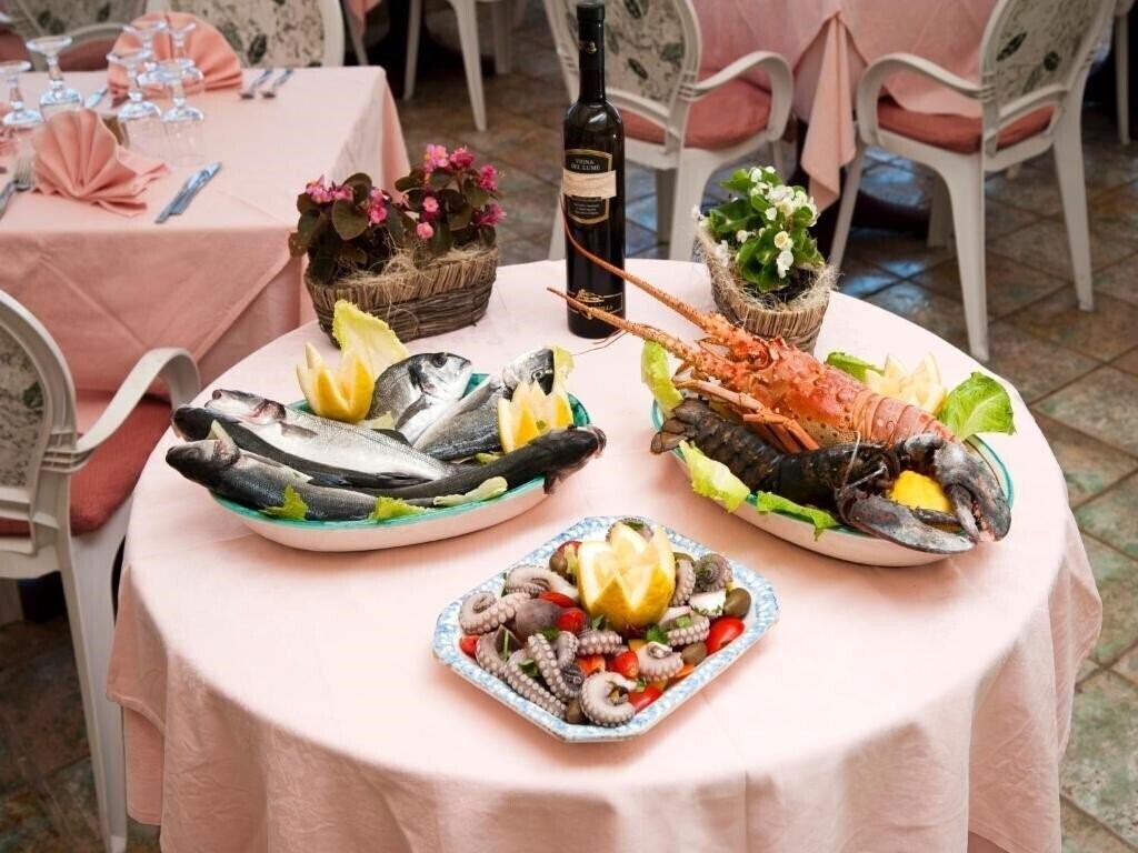 Изображение Giardino Delle Ninfe E La Fenice 3*