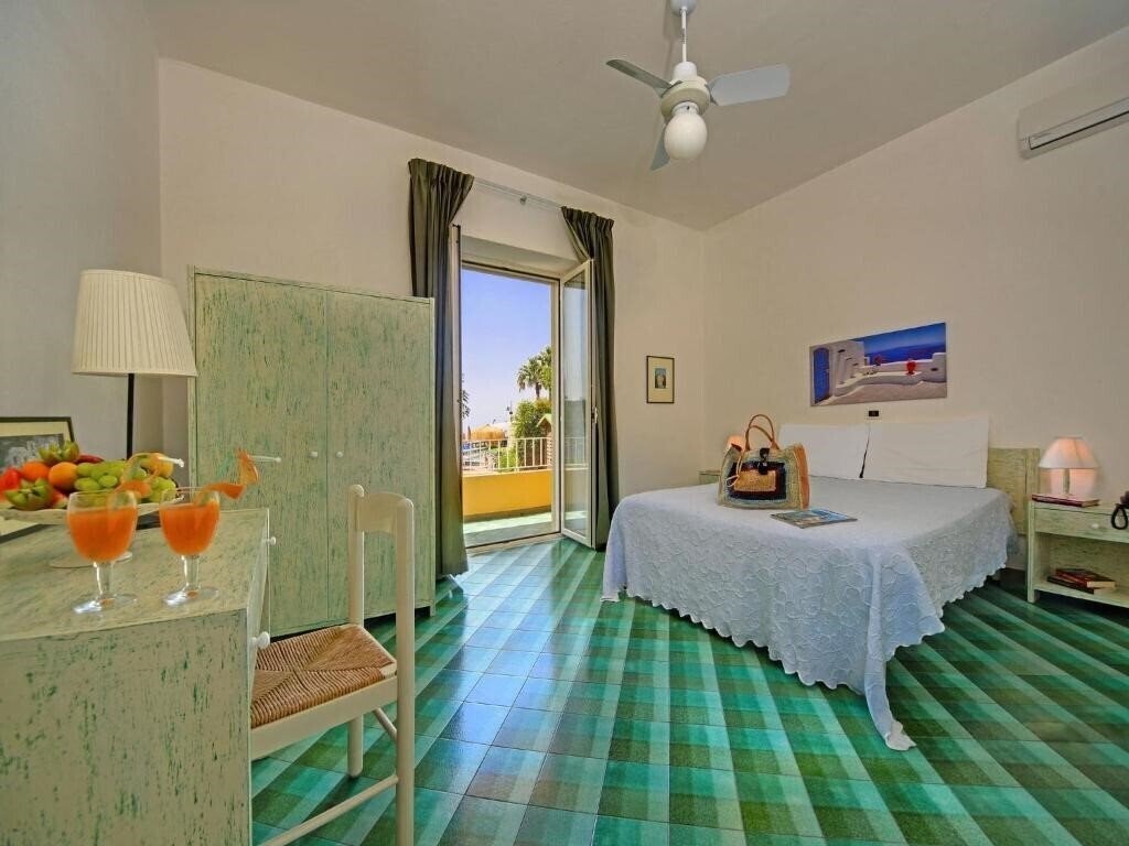 Готель La Luna 3*