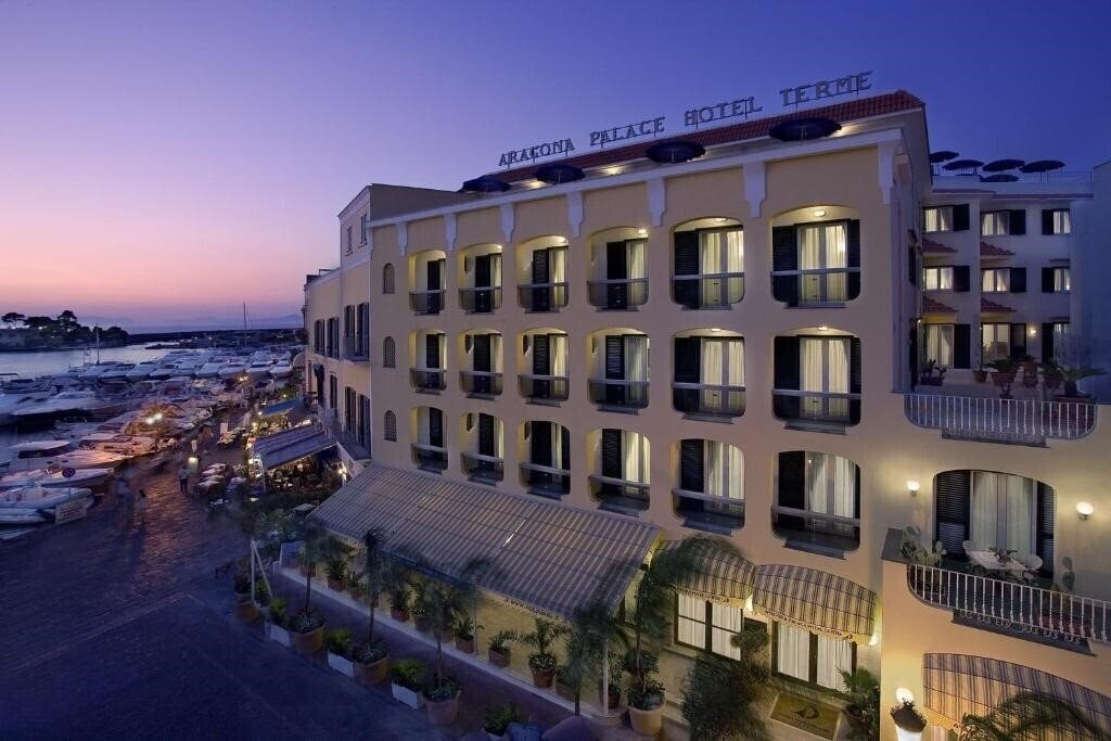 Отель Aragona Palace Hotel & SPA 4*