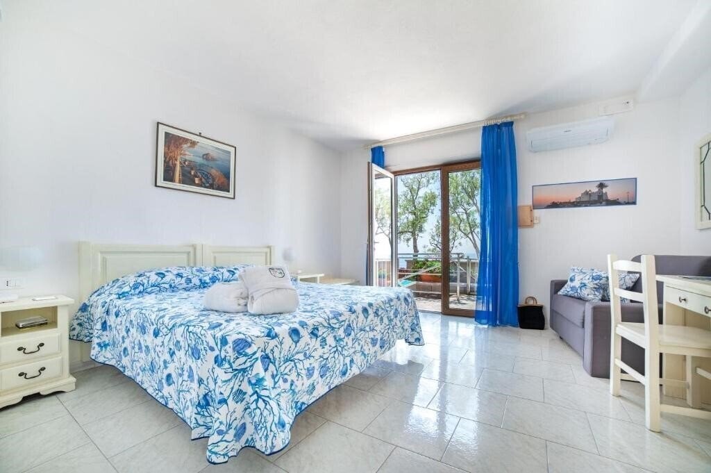 Фото Punta Chiarito Resort (Forio/Sorgeto) 4*