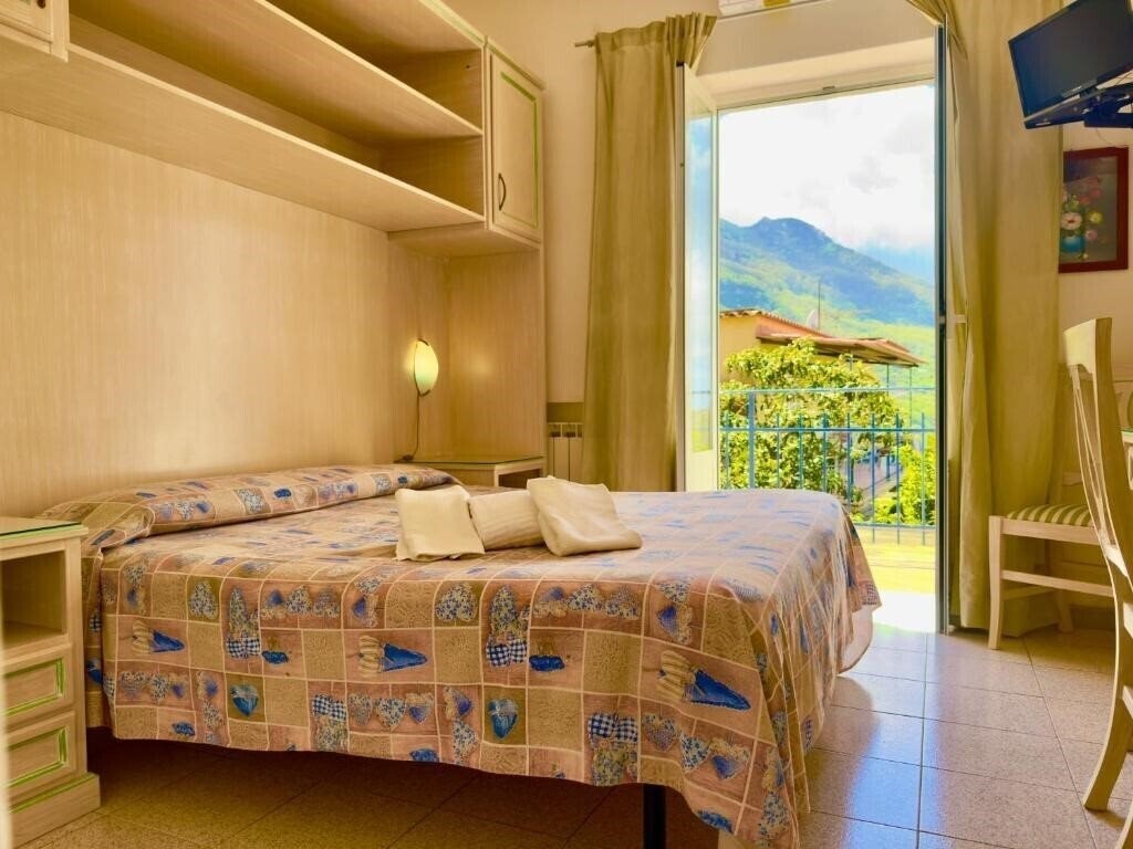 Отель Villa Fiorentina (Casamicciola) 3*
