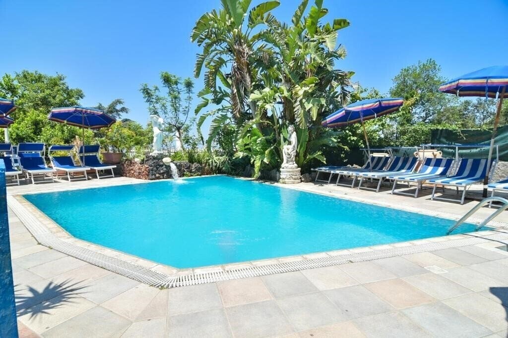 Фотографія Villa Fiorentina (Casamicciola) 3*