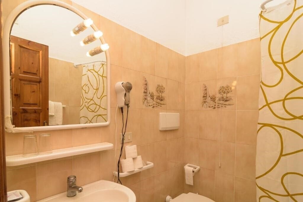 Фото Villa Fiorentina (Casamicciola) 3*