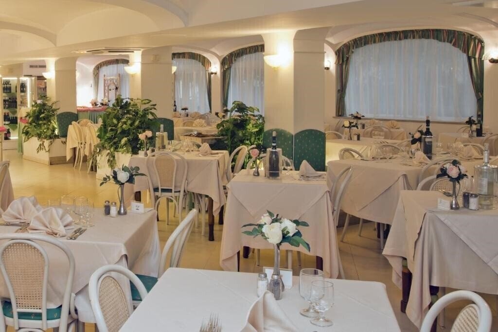 Картинка Solemar Terme Beach & Beauty (Ischia Porto) 3*