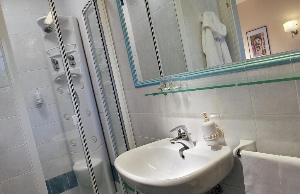 Фотографія San Giovanni Terme (Ischia Porto) 4*