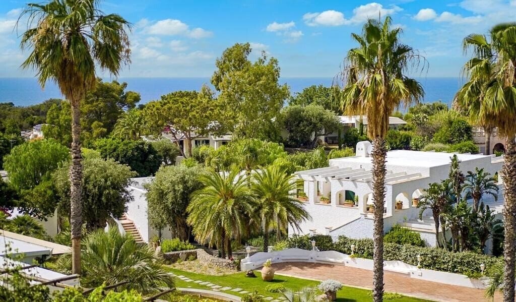 Отель Botania Relais & SPA Resort 5*