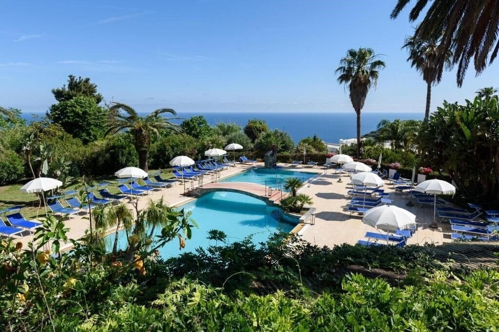 Отель Borgo Romantica Resort & SPA 4*