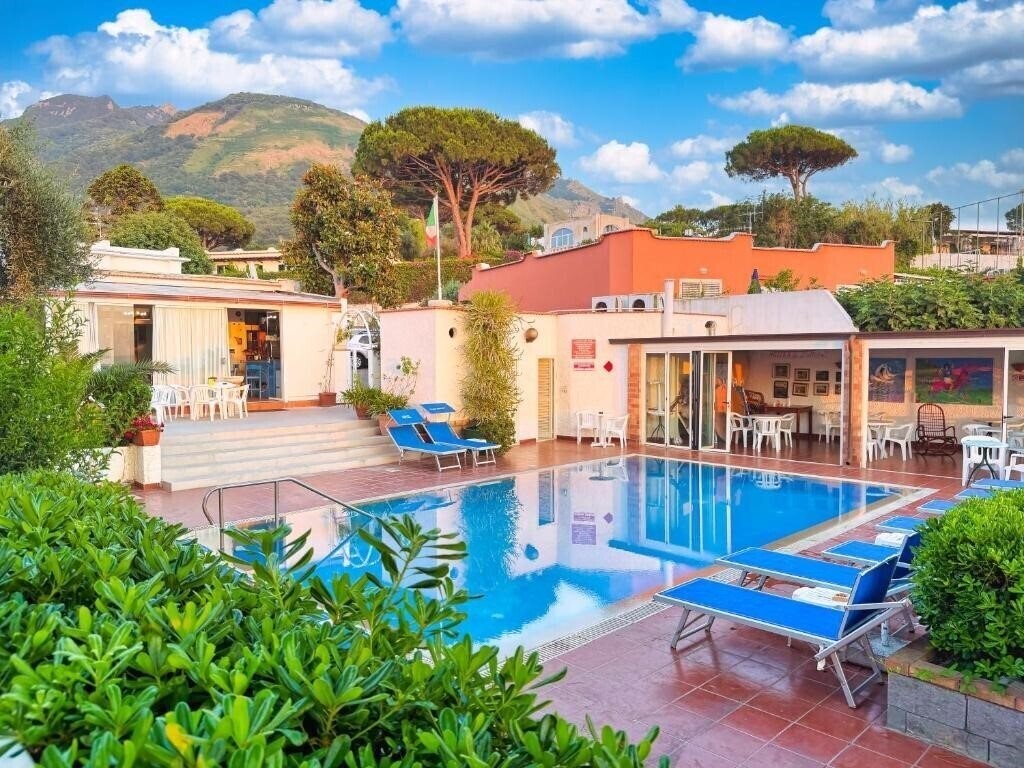 Отель Villa Mena Hotel 3*