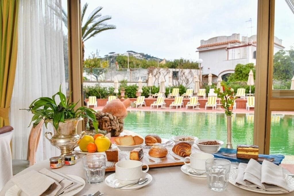Фотографія Grand Hotel Terme Di Augusto 5*