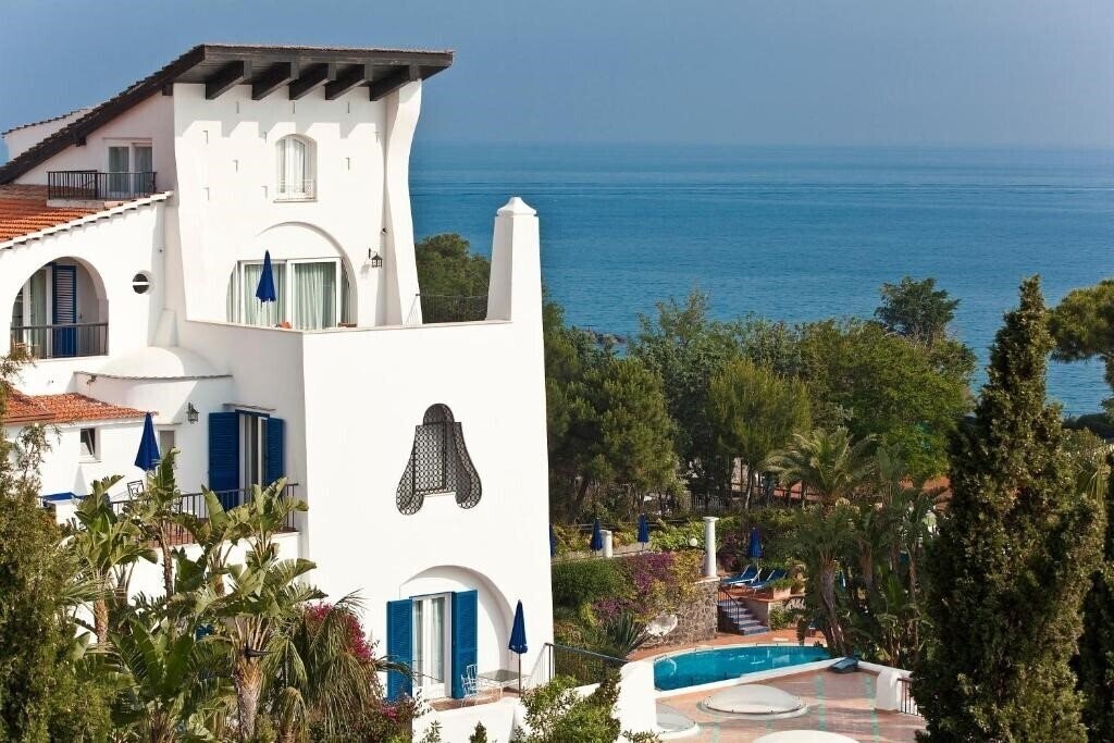 Отель Grand Hotel Il Moresco 5*