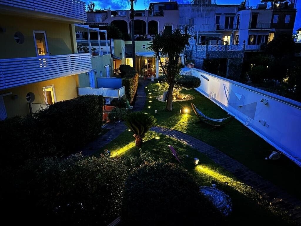 Картинка Marina 10 4*