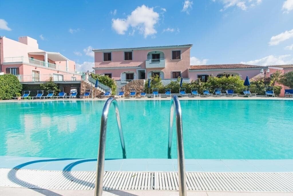 Готель Albergo Residenziale Gli Ontani 4*