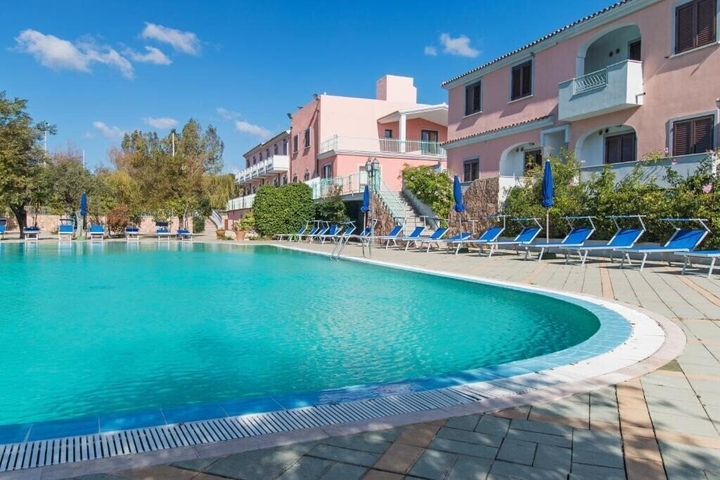 Фото Albergo Residenziale Gli Ontani 4*