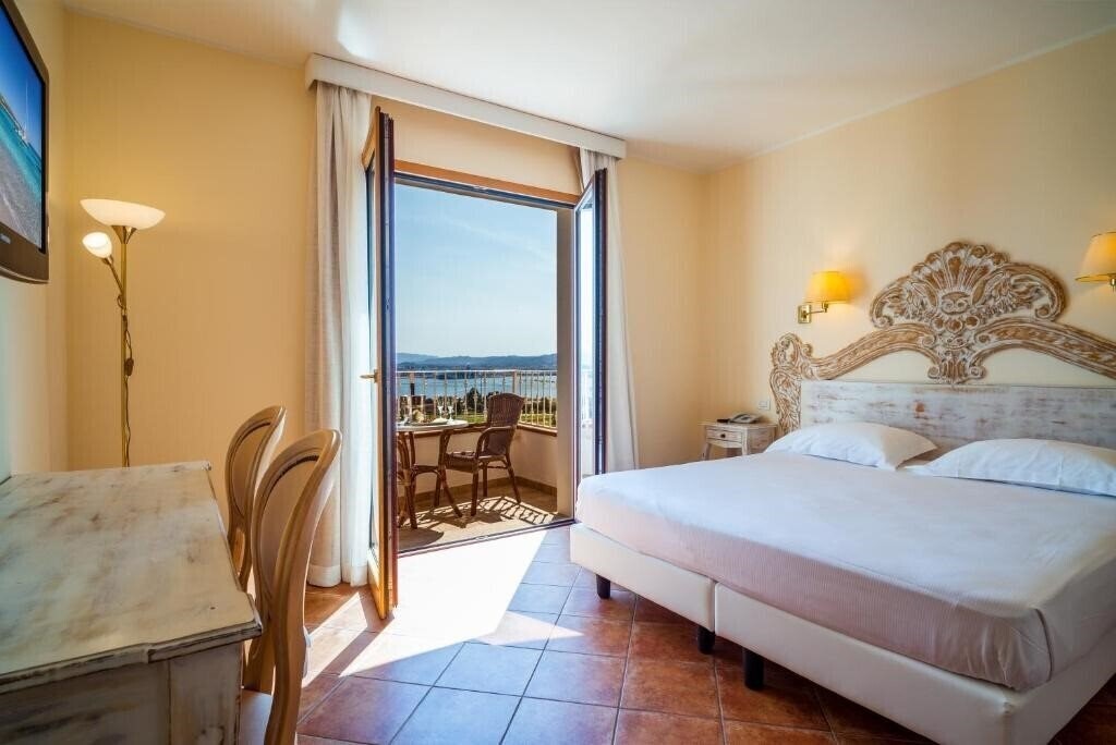 Фотографія Hotel dP Olbia - Sardinia 4*