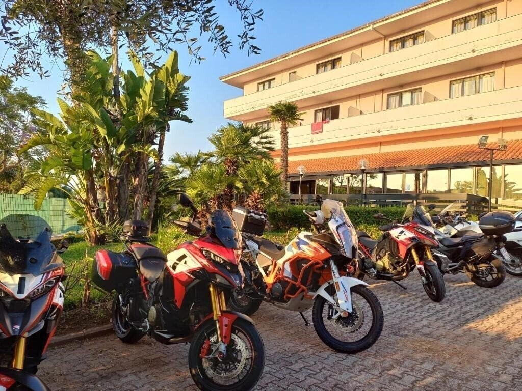 Готель Green Sporting Club Hotel 4*