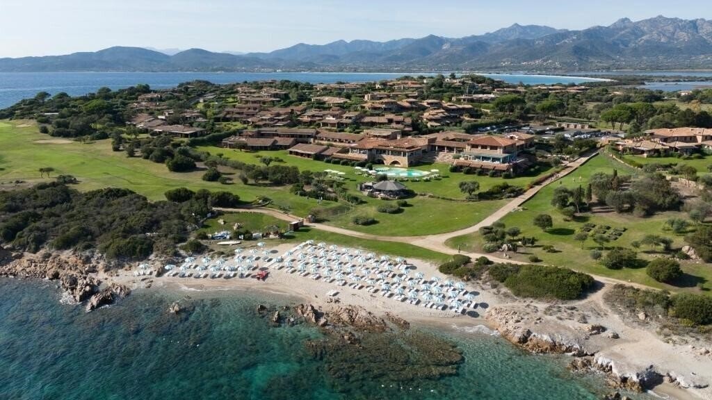 Отель Due Lune Puntaldia Resort & Golf 4*