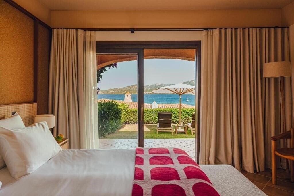 Отель Aethos Sardinia 5*