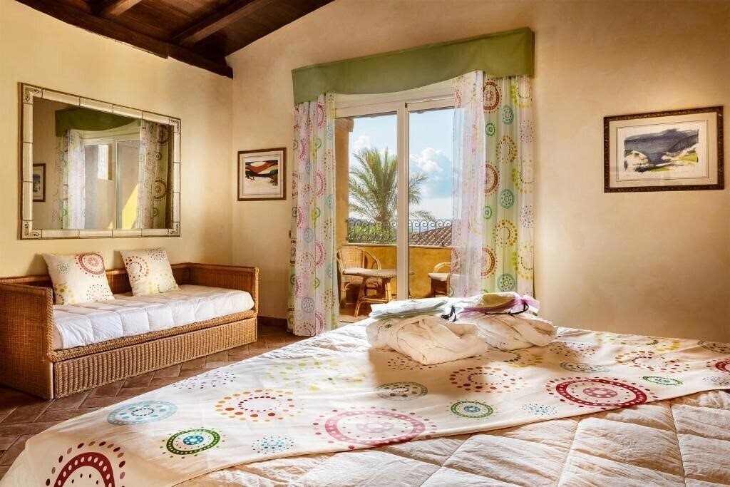 Фото Cruccuris Resort 4*