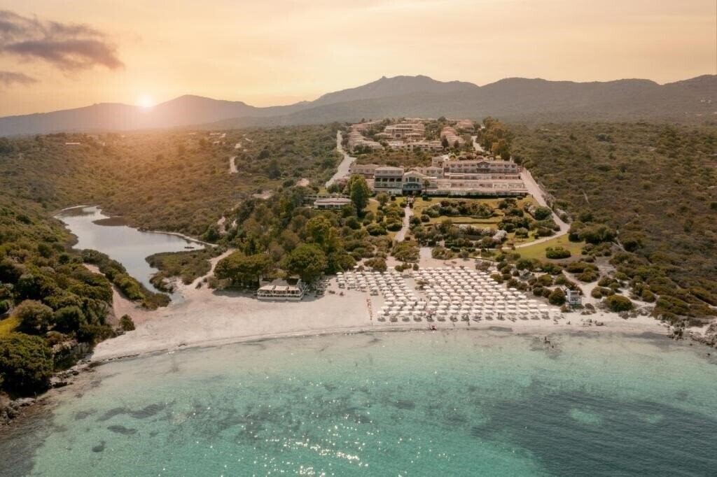 Готель VOI Colonna Village 4*