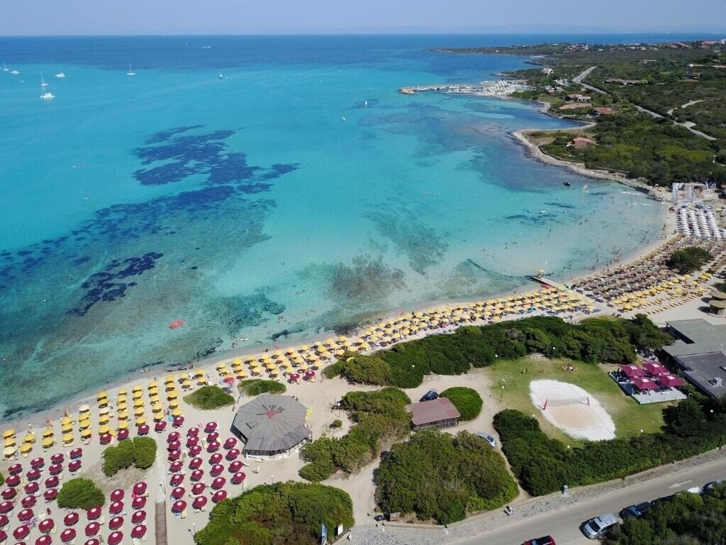 Отель Club Esse Roccaruja 4*